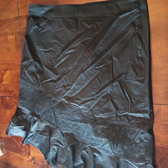 Punk Rave Ruffle Skirt - Picture 3 of 4